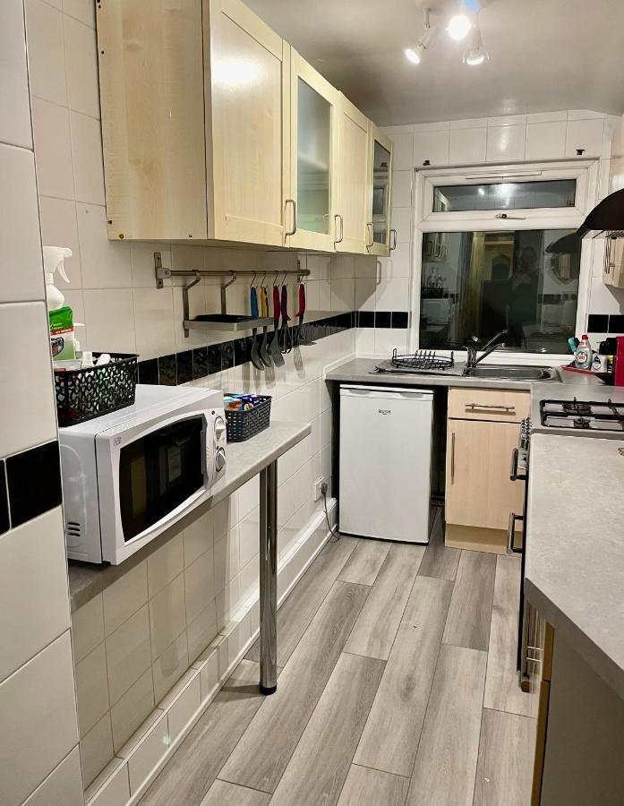 Entire Holiday Home In Blackpool With Free Parking And A Private Patio Garden Exterior foto